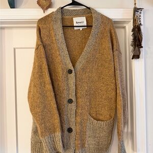 Women's Tan and Gray Sweater